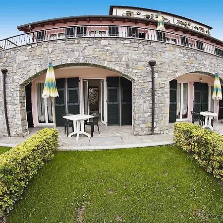 In Castellaro With Garden