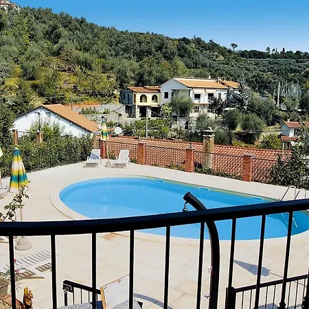 In Castellaro With Garden شقة