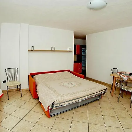 شقة In Castellaro With Garden