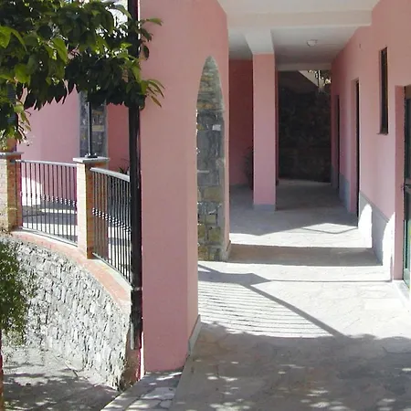 In Castellaro With Garden *